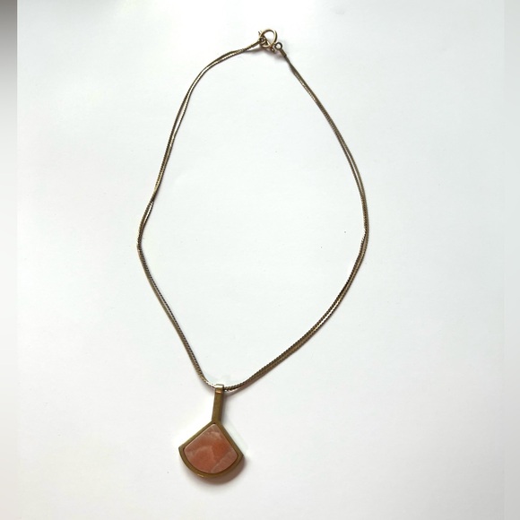 Madewell Gold Necklace with Pink agate quartz Pendant geometric - Picture 4 of 6